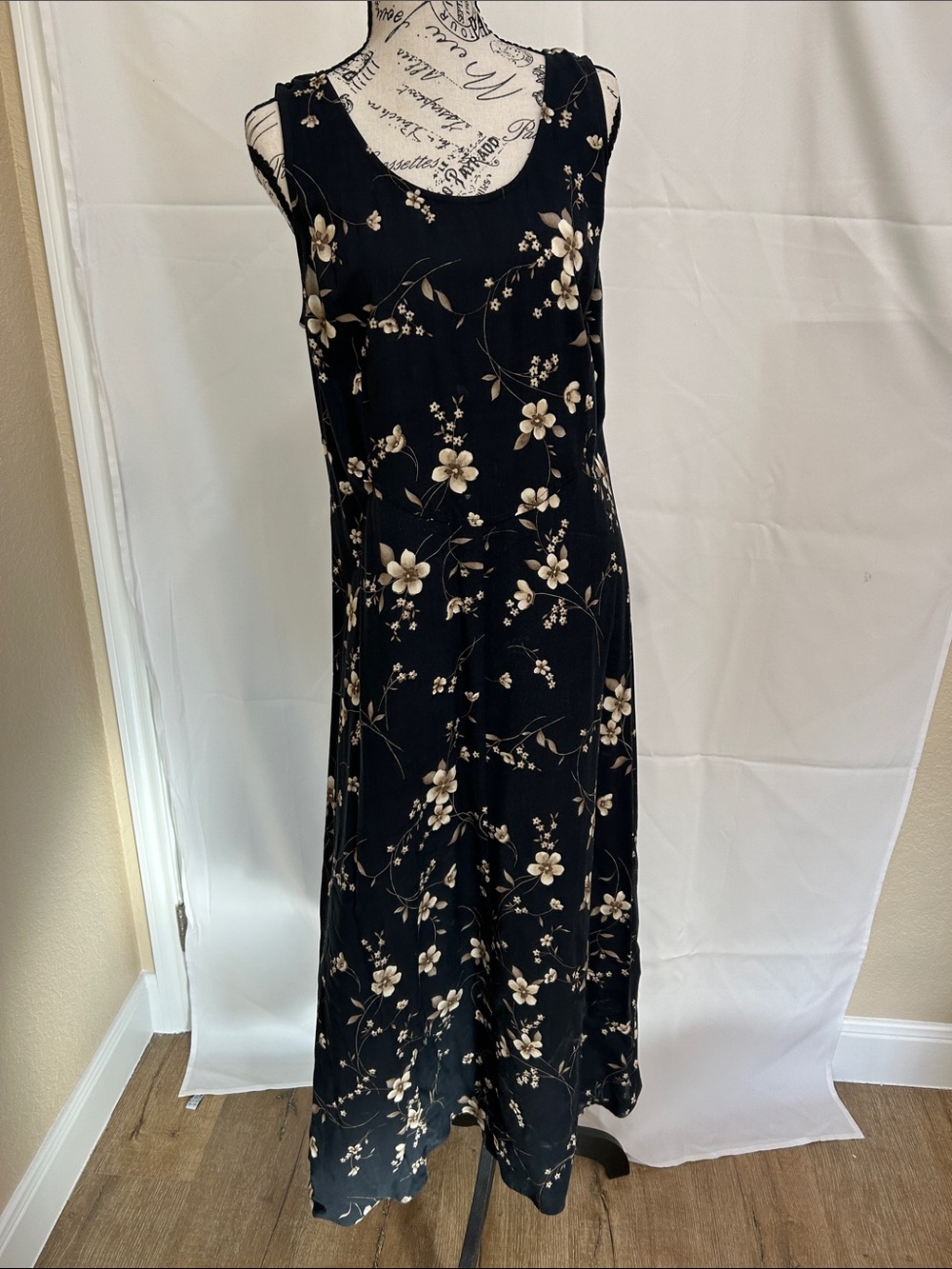 Women’s Black Floral Maxi Dress - Sun Dress Elegant Sleeveless Design